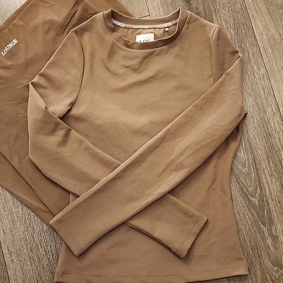 Lounge Set - Picture 3 of 6